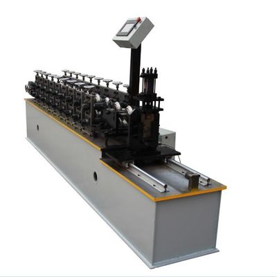 Koraliki kątowe Maszyna do formowania paneli ściennych 5,5 kW 20 m / min Cięcie hydrauliczne