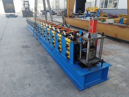 Maszyna do formowania rolek do regałów magazynowych 50 Hz 25 m / min Cr12 Hydrauliczne cięcie